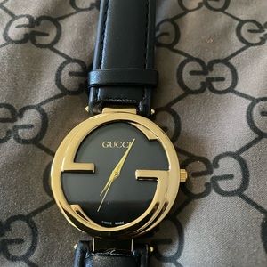 A beautiful never worn Gucci with 99% authentic parts.